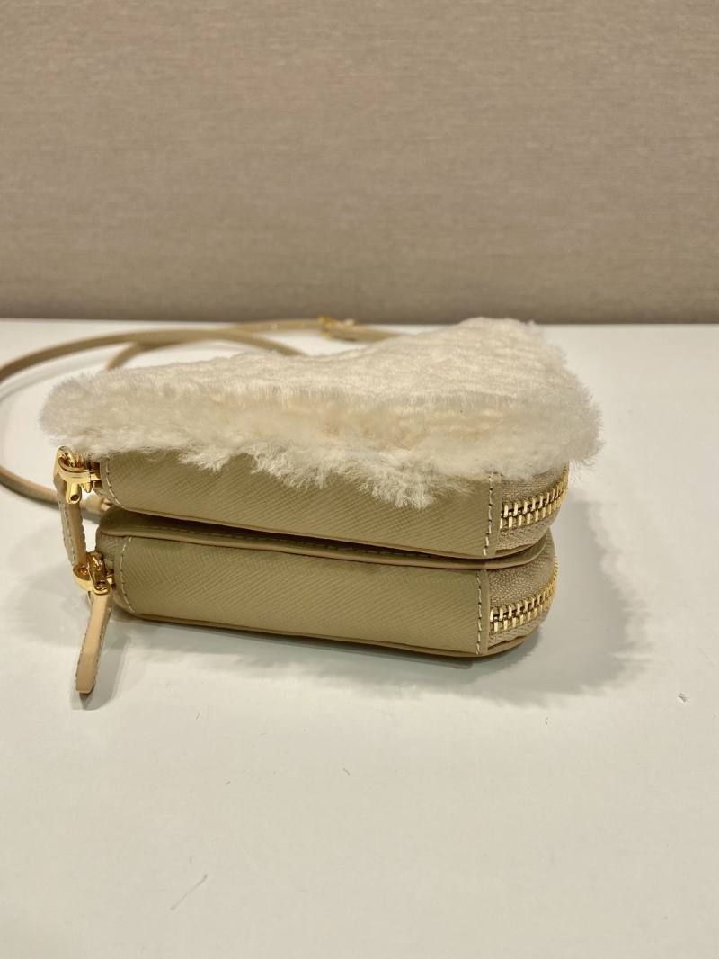 Pra*a triangle pouch